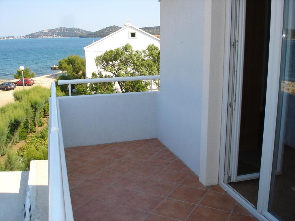 Rooms & Apartments Marinero Betina  Rom bilde